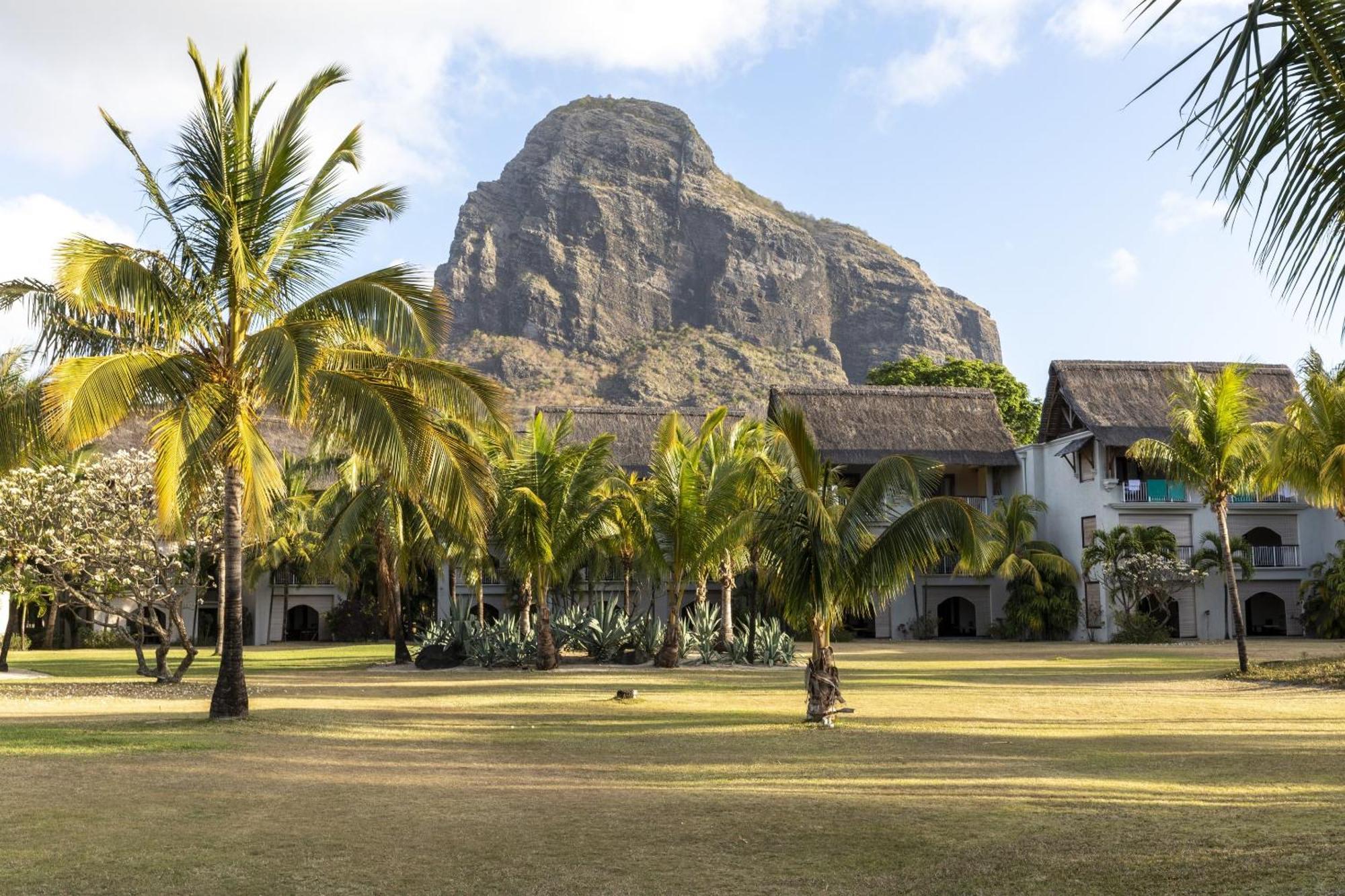 Paradis Beachcomber Golf Resort & Spa Le Morne Exterior foto